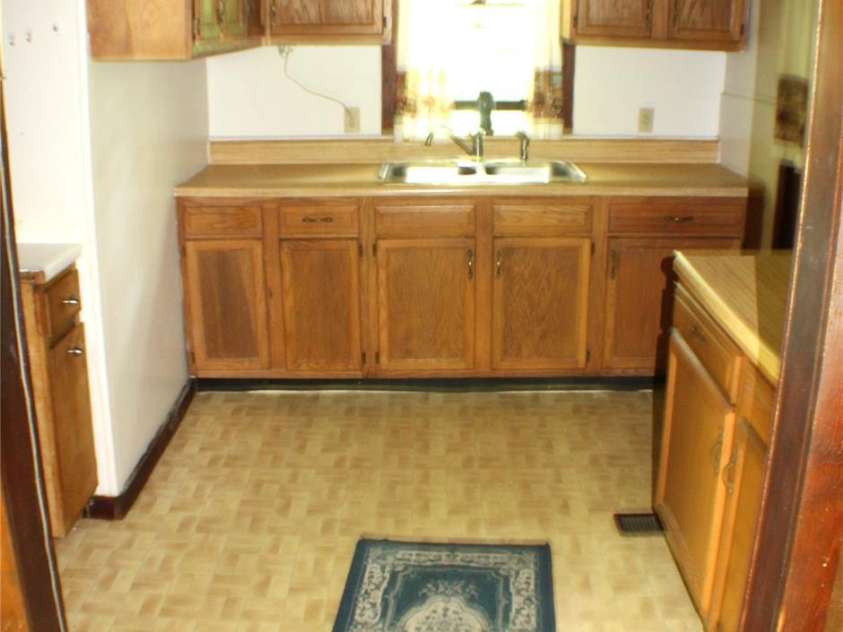 215 Merchant Street, Asheville, NC 28803.  MLS# CAR4165656, YatesRealty ID 567. Kitchen view