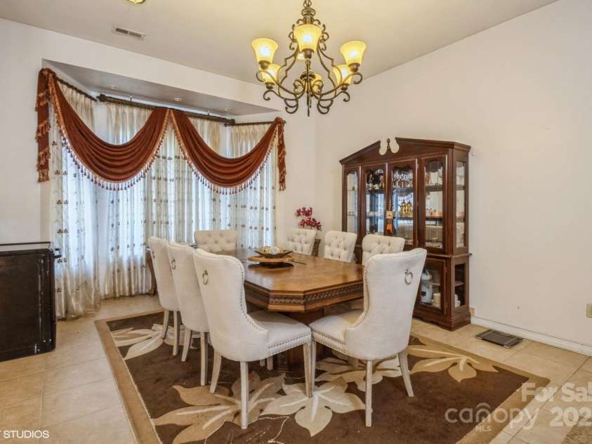 1808 Wilton Gate Drive, Charlotte, NC 28262.  MLS# CAR4203394, YatesRealty ID 5670. Dining room