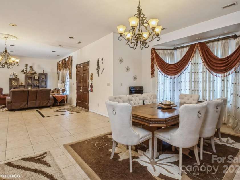 1808 Wilton Gate Drive, Charlotte, NC 28262.  MLS# CAR4203394, YatesRealty ID 5670. Dining Room