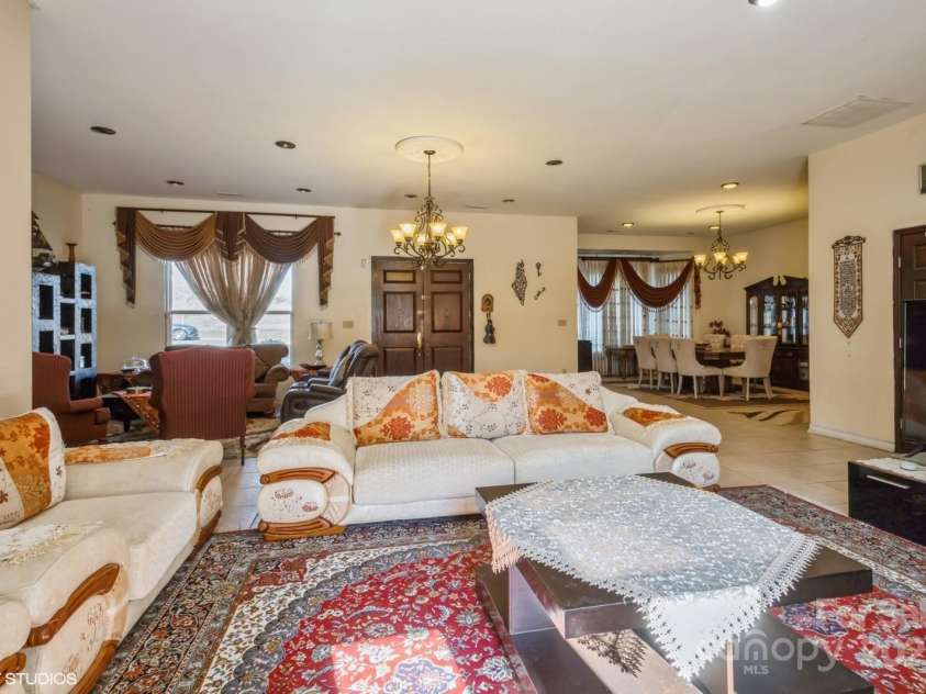 1808 Wilton Gate Drive, Charlotte, NC 28262.  MLS# CAR4203394, YatesRealty ID 5670. Family Room