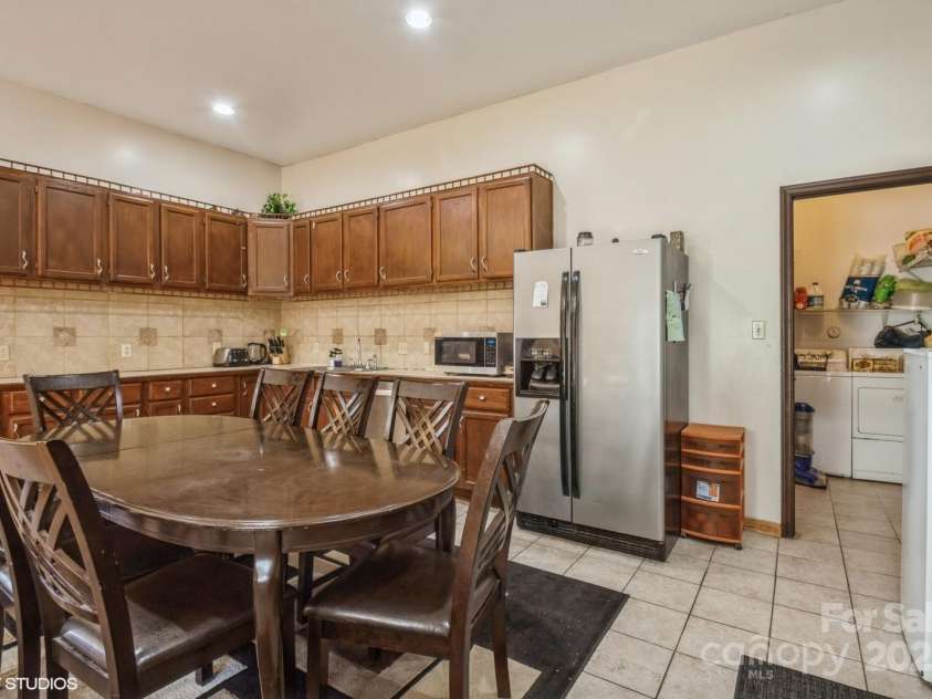 1808 Wilton Gate Drive, Charlotte, NC 28262.  MLS# CAR4203394, YatesRealty ID 5670. Kitchen
