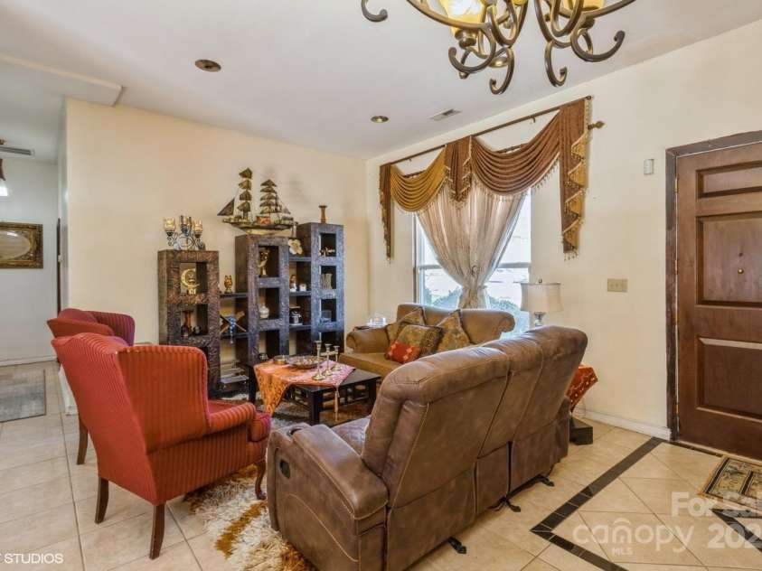 1808 Wilton Gate Drive, Charlotte, NC 28262.  MLS# CAR4203394, YatesRealty ID 5670. Living Room