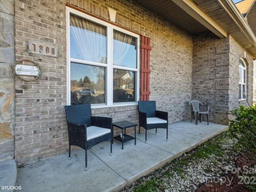 1808 Wilton Gate Drive, Charlotte, NC 28262.  MLS# CAR4203394, YatesRealty ID 5670. Patio
