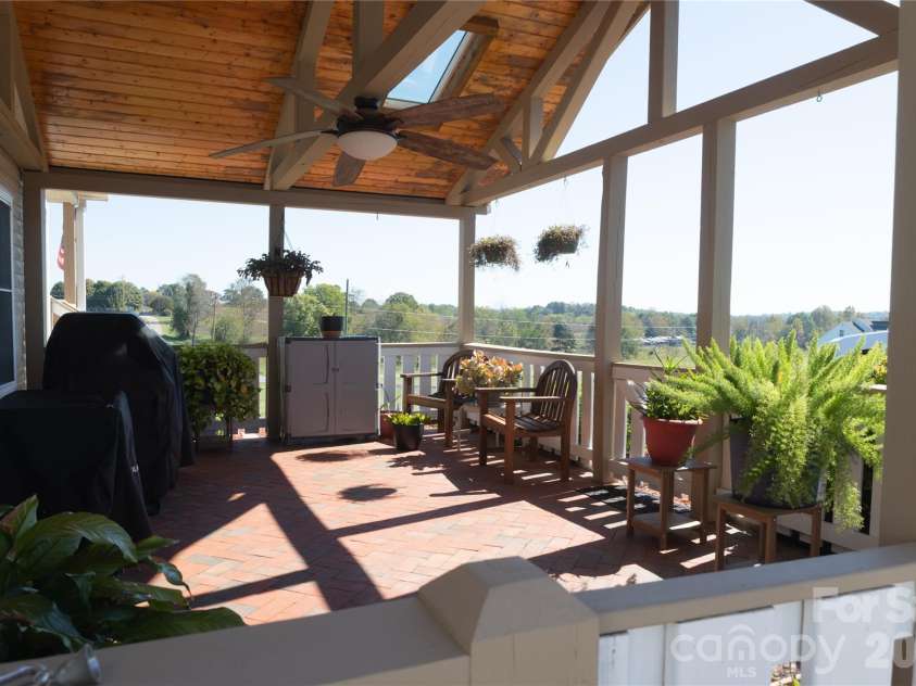 4128 Icard Ridge Road, Hickory, NC 28601.  MLS# CAR4430329, YatesRealty ID 56700. 