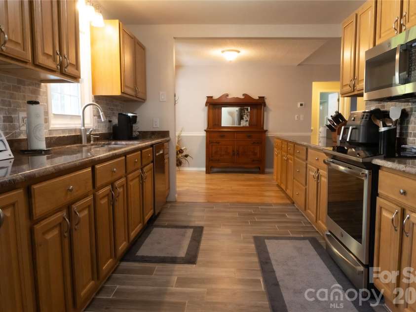 4128 Icard Ridge Road, Hickory, NC 28601.  MLS# CAR4430329, YatesRealty ID 56700. 