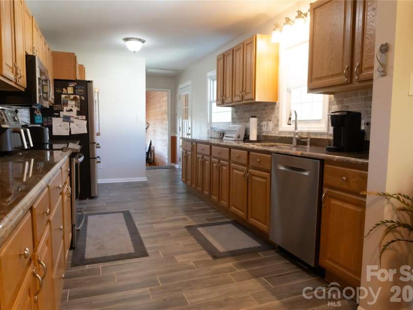 4128 Icard Ridge Road, Hickory, NC 28601.  MLS# CAR4430329, YatesRealty ID 56700. 