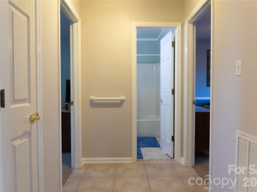 4128 Icard Ridge Road, Hickory, NC 28601.  MLS# CAR4430329, YatesRealty ID 56700. 