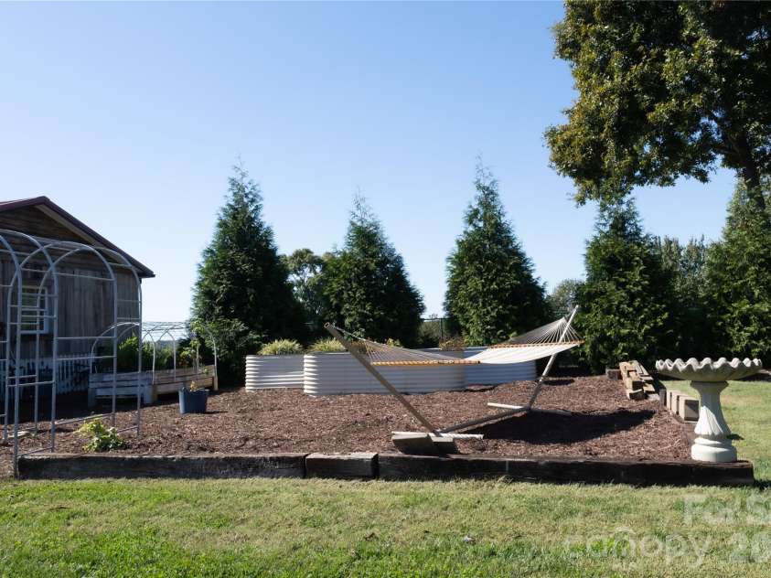 4128 Icard Ridge Road, Hickory, NC 28601.  MLS# CAR4430329, YatesRealty ID 56700. 