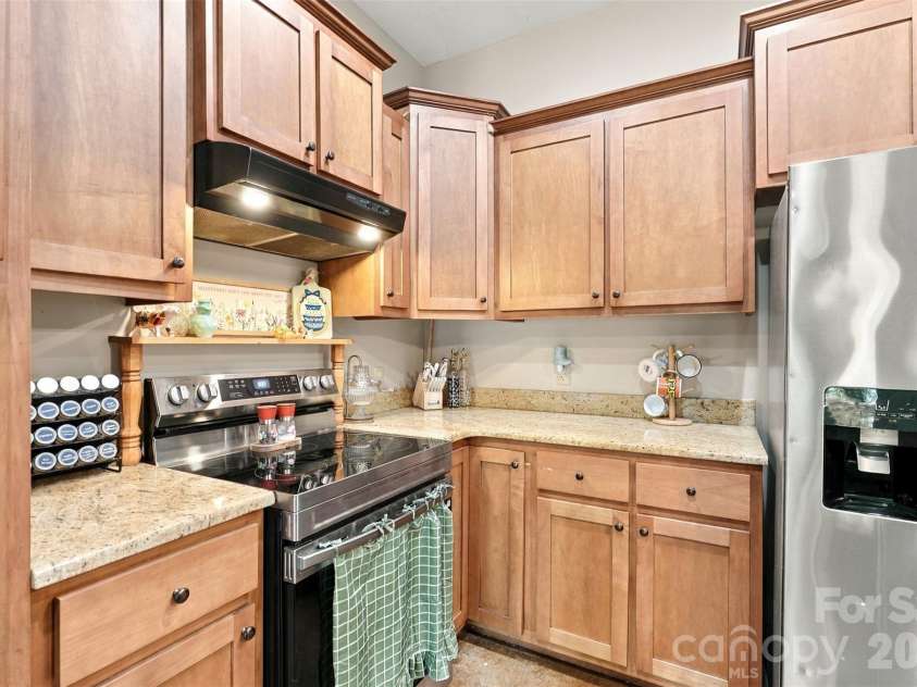 1924 Windy Hill Place, Lenoir, NC 28645.  MLS# CAR4430094, YatesRealty ID 56702. 