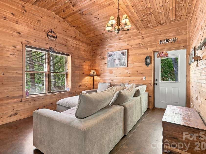 1924 Windy Hill Place, Lenoir, NC 28645.  MLS# CAR4430094, YatesRealty ID 56702. 