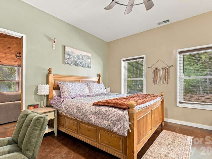 1924 Windy Hill Place, Lenoir, NC 28645.  MLS# CAR4430094, YatesRealty ID 56702. 