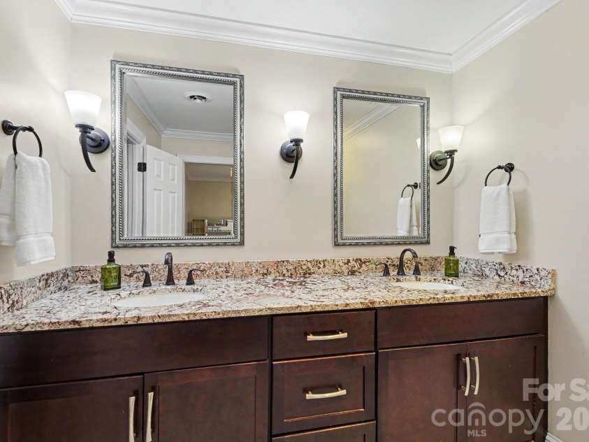 607 Anderson Avenue, Salisbury, NC 28144.  MLS# CAR4429021, YatesRealty ID 56703. 
