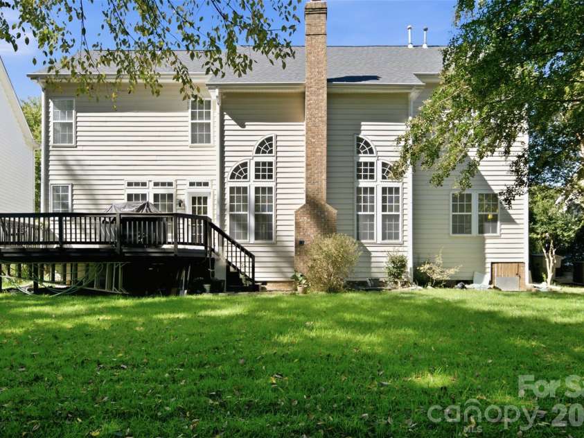 6211 Chavel Lane, Charlotte, NC 28269.  MLS# CAR4430690, YatesRealty ID 56704. 