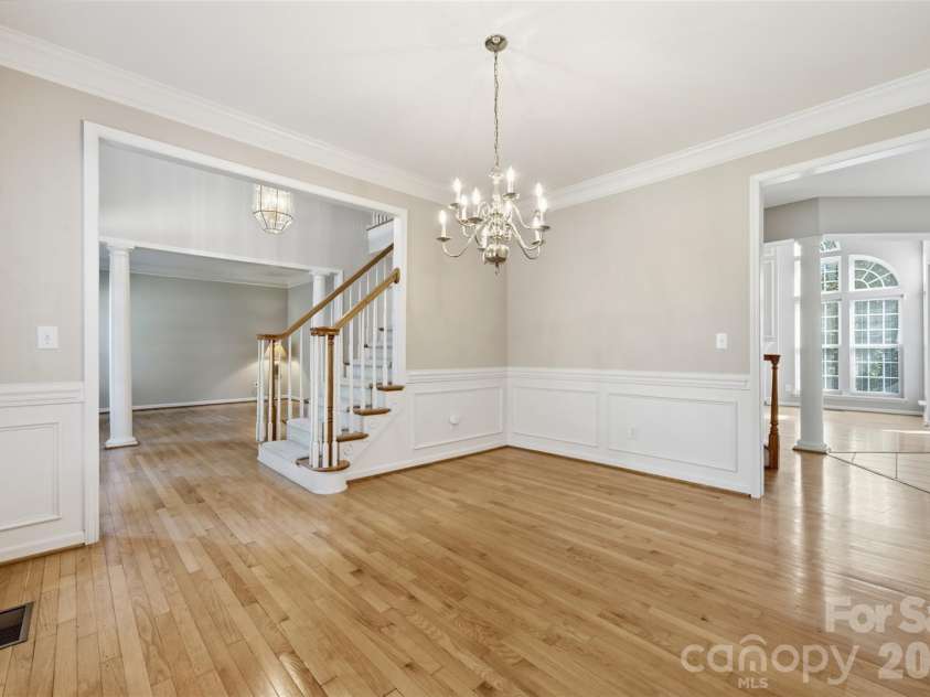 6211 Chavel Lane, Charlotte, NC 28269.  MLS# CAR4430690, YatesRealty ID 56704. Formal dining room