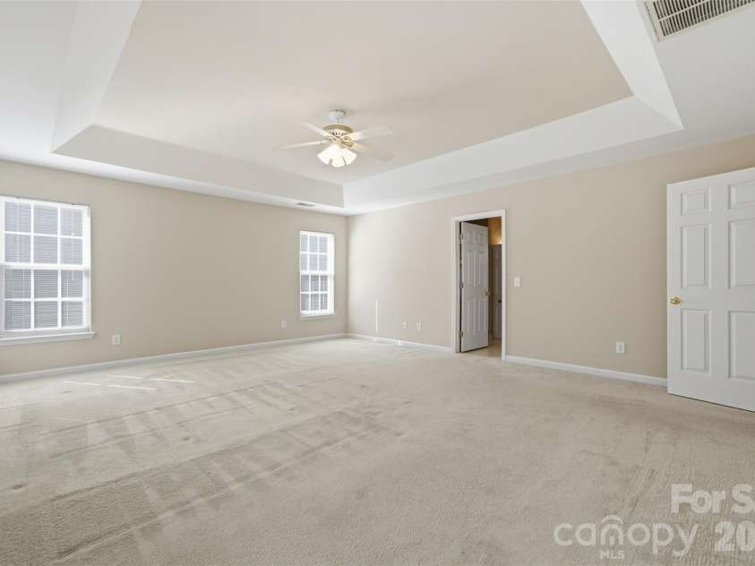6211 Chavel Lane, Charlotte, NC 28269.  MLS# CAR4430690, YatesRealty ID 56704. Primary suite w/trey ceiling