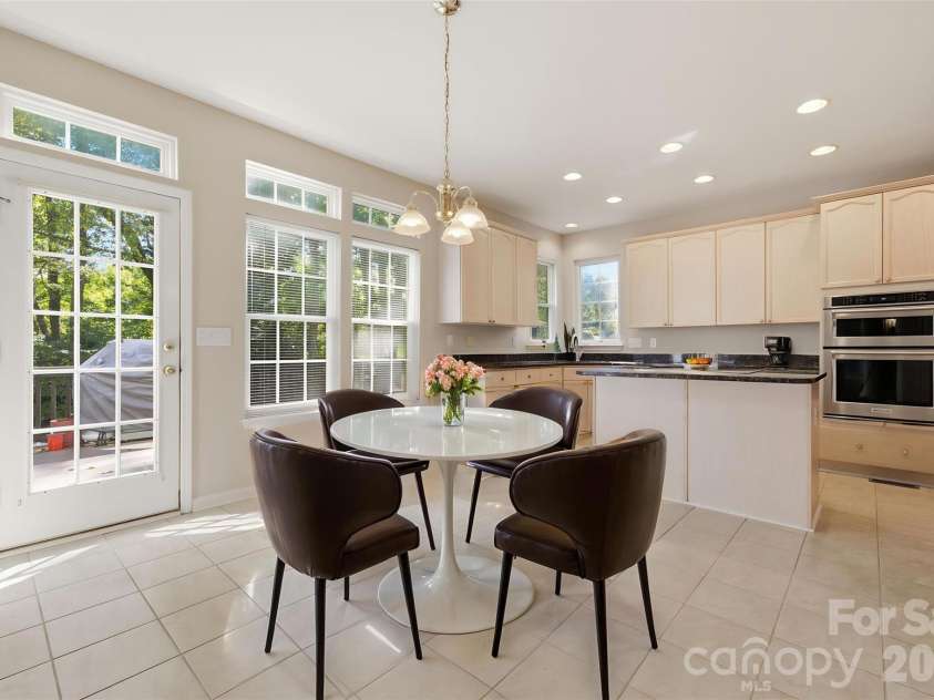 6211 Chavel Lane, Charlotte, NC 28269.  MLS# CAR4430690, YatesRealty ID 56704. Virtually staged breakfast area
