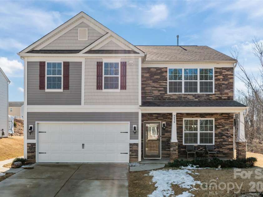9839 Oak Barrel Lane, Charlotte, NC 28215.  MLS# CAR4342887, YatesRealty ID 5671. 