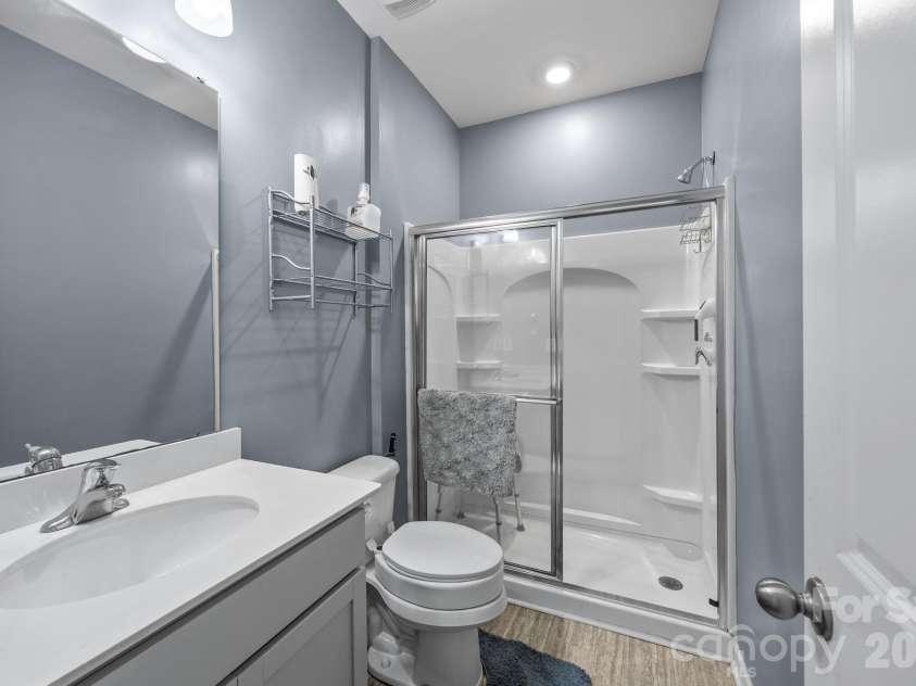 9839 Oak Barrel Lane, Charlotte, NC 28215.  MLS# CAR4342887, YatesRealty ID 5671. 