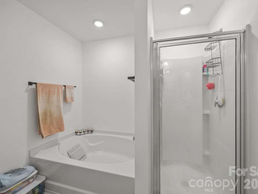 9839 Oak Barrel Lane, Charlotte, NC 28215.  MLS# CAR4342887, YatesRealty ID 5671. 