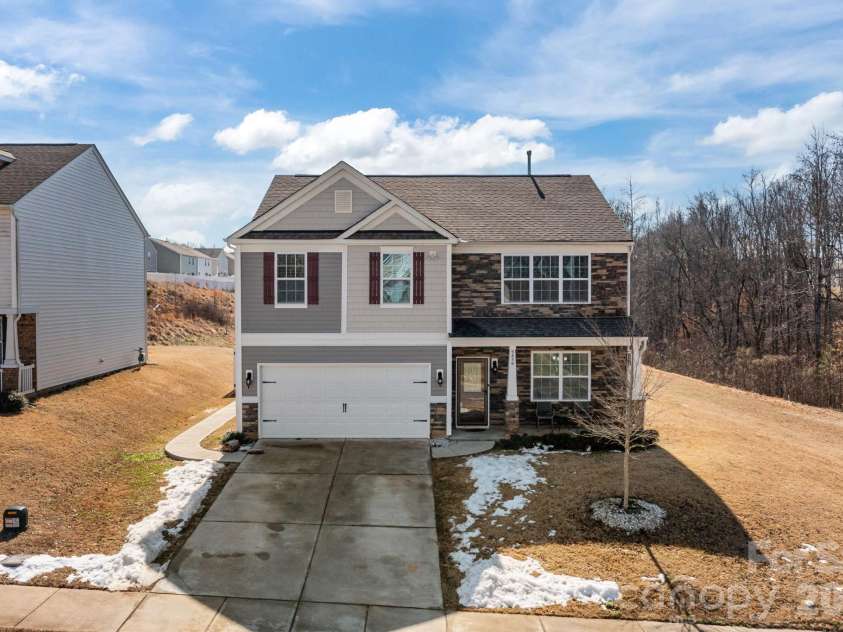 9839 Oak Barrel Lane, Charlotte, NC 28215.  MLS# CAR4342887, YatesRealty ID 5671. 