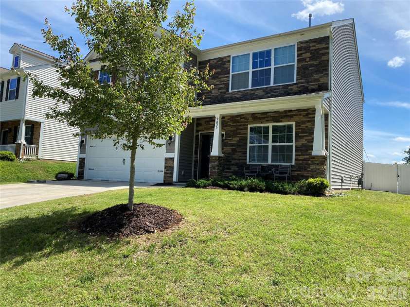9839 Oak Barrel Lane, Charlotte, NC 28215.  MLS# CAR4342887, YatesRealty ID 5671. 