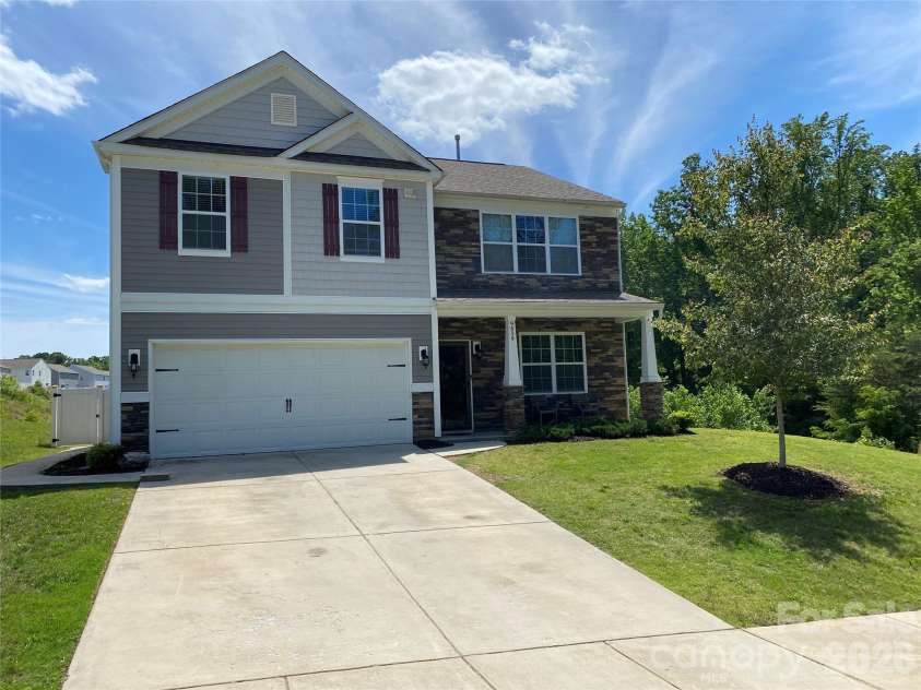 9839 Oak Barrel Lane, Charlotte, NC 28215.  MLS# CAR4342887, YatesRealty ID 5671. 