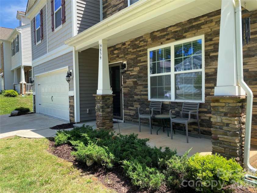 9839 Oak Barrel Lane, Charlotte, NC 28215.  MLS# CAR4342887, YatesRealty ID 5671. 