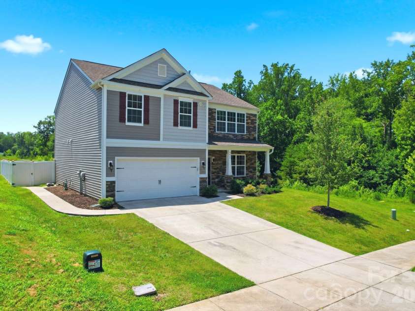 9839 Oak Barrel Lane, Charlotte, NC 28215.  MLS# CAR4395908, YatesRealty ID 5671. 