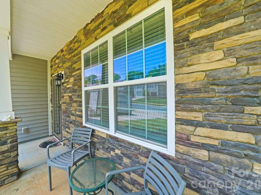 9839 Oak Barrel Lane, Charlotte, NC 28215.  MLS# CAR4395908, YatesRealty ID 5671. 