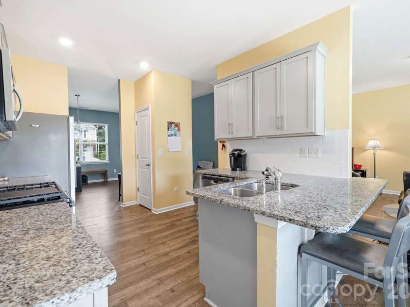 9839 Oak Barrel Lane, Charlotte, NC 28215.  MLS# CAR4395908, YatesRealty ID 5671. 
