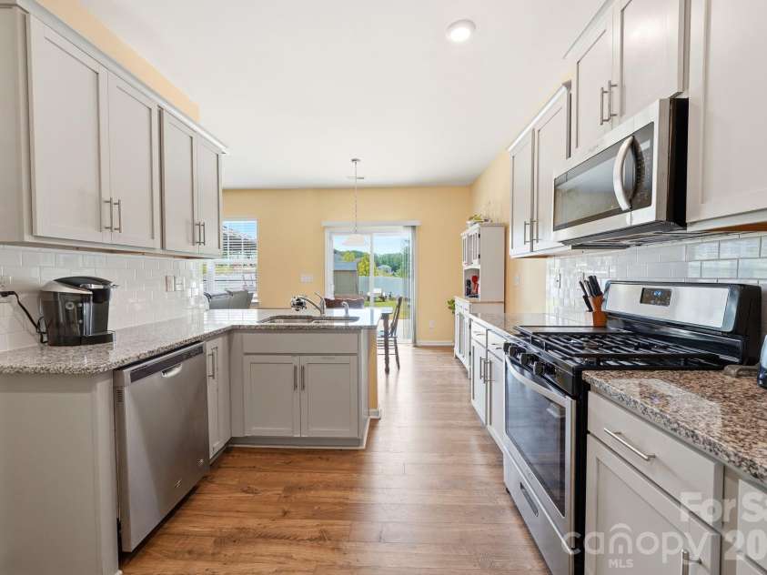 9839 Oak Barrel Lane, Charlotte, NC 28215.  MLS# CAR4395908, YatesRealty ID 5671. 