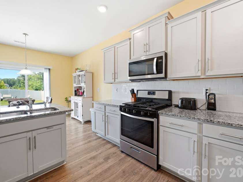 9839 Oak Barrel Lane, Charlotte, NC 28215.  MLS# CAR4395908, YatesRealty ID 5671. 