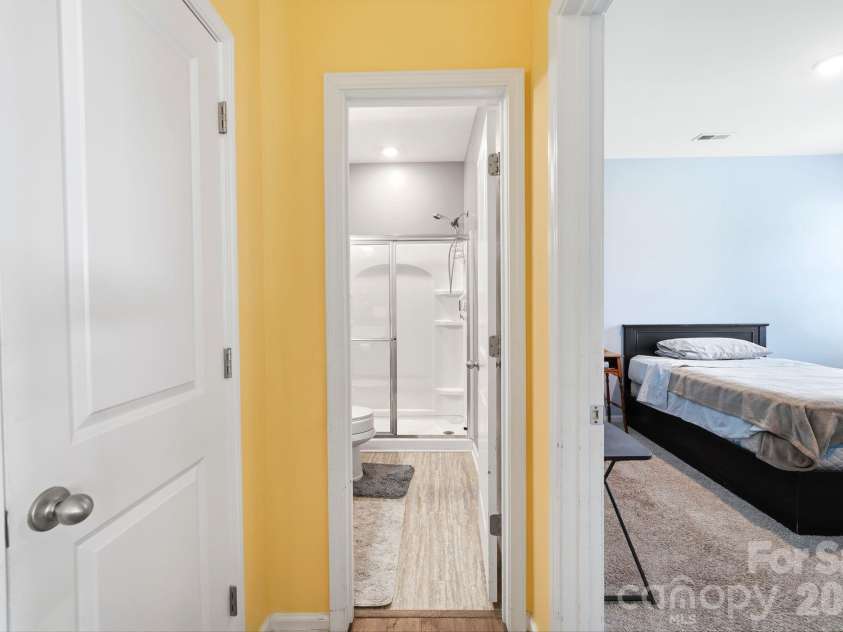 9839 Oak Barrel Lane, Charlotte, NC 28215.  MLS# CAR4395908, YatesRealty ID 5671. 