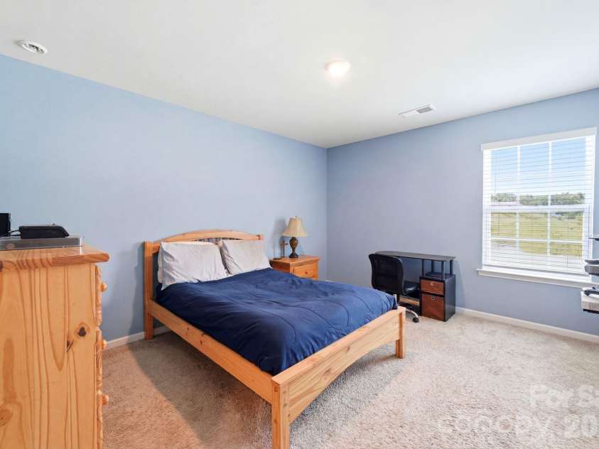 9839 Oak Barrel Lane, Charlotte, NC 28215.  MLS# CAR4395908, YatesRealty ID 5671. 