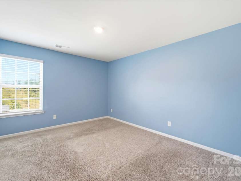 9839 Oak Barrel Lane, Charlotte, NC 28215.  MLS# CAR4395908, YatesRealty ID 5671. 