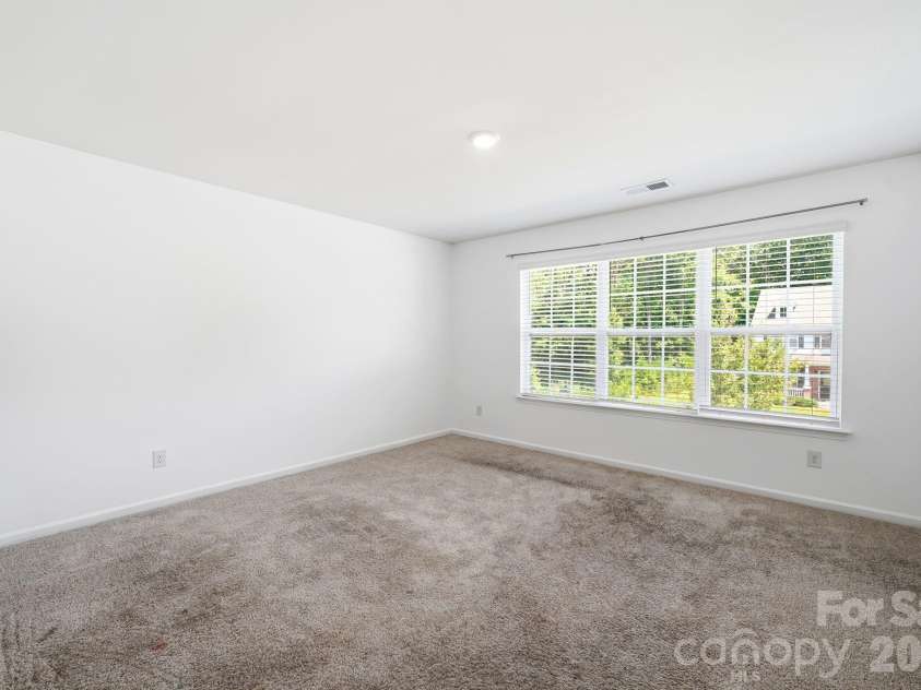 9839 Oak Barrel Lane, Charlotte, NC 28215.  MLS# CAR4395908, YatesRealty ID 5671. 