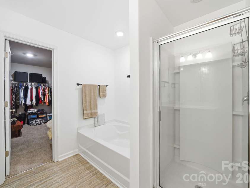 9839 Oak Barrel Lane, Charlotte, NC 28215.  MLS# CAR4395908, YatesRealty ID 5671. 