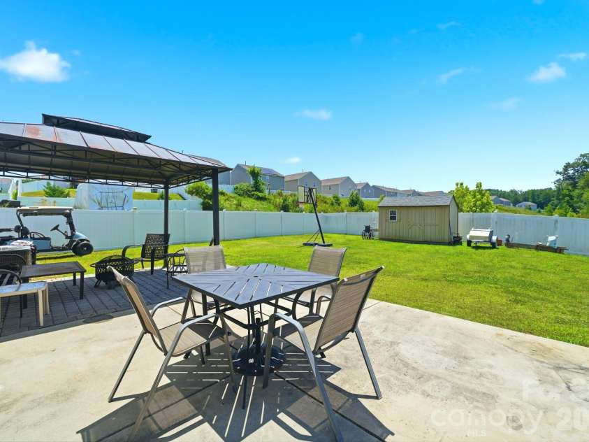 9839 Oak Barrel Lane, Charlotte, NC 28215.  MLS# CAR4395908, YatesRealty ID 5671. 