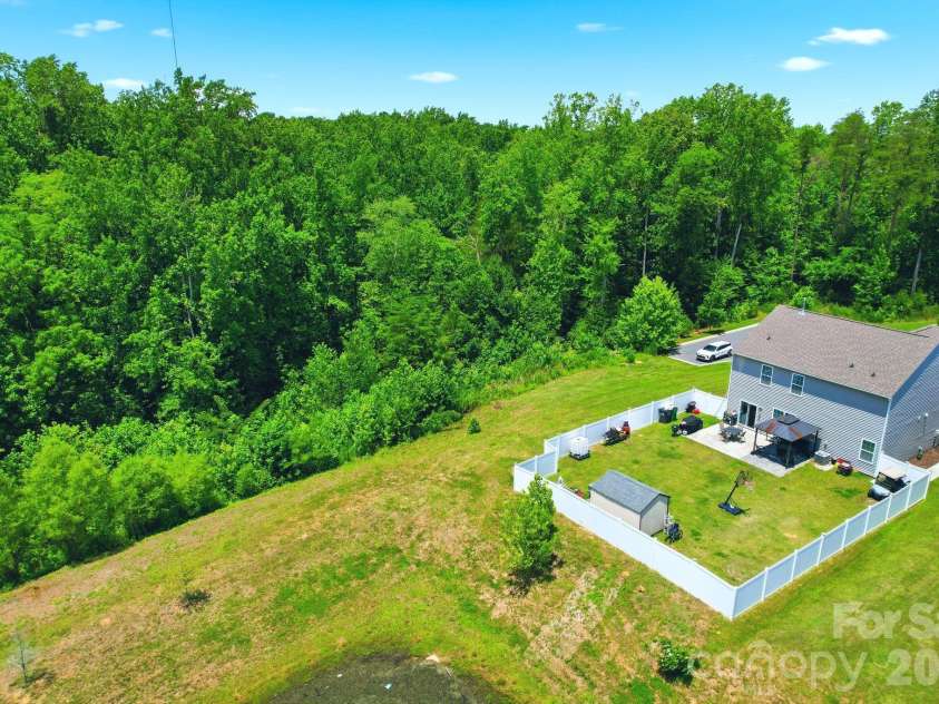 9839 Oak Barrel Lane, Charlotte, NC 28215.  MLS# CAR4395908, YatesRealty ID 5671. 