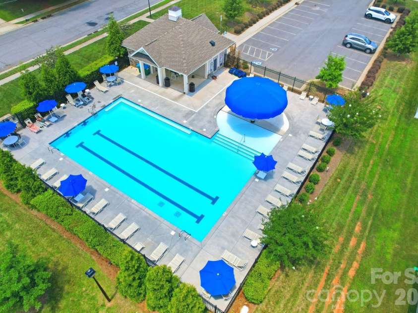 9839 Oak Barrel Lane, Charlotte, NC 28215.  MLS# CAR4395908, YatesRealty ID 5671. 