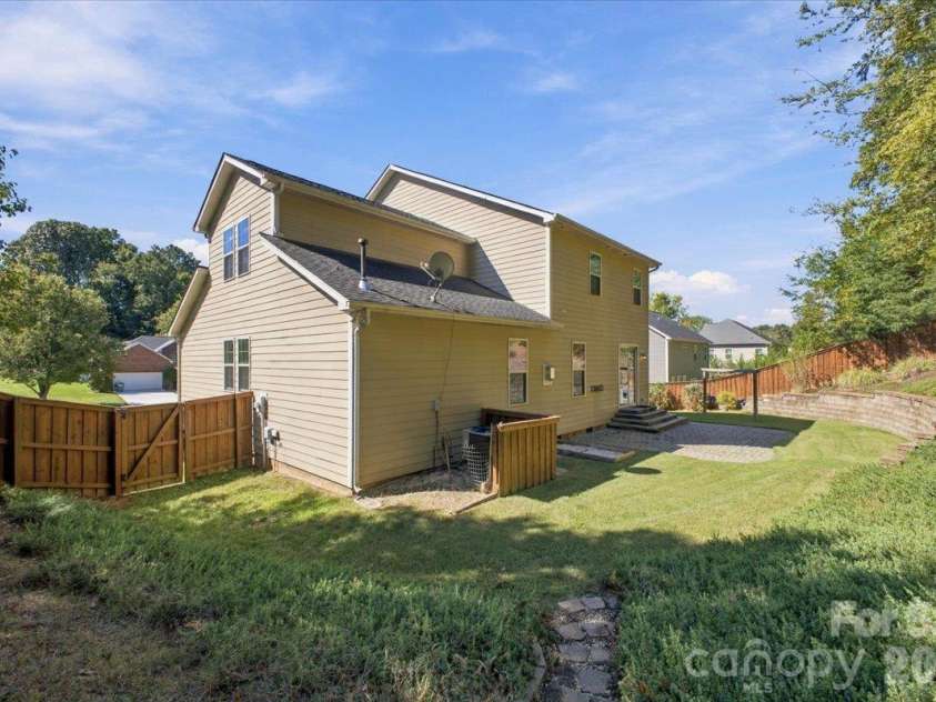 204 Southfork Lane, Belmont, NC 28012.  MLS# CAR4433787, YatesRealty ID 56710. 