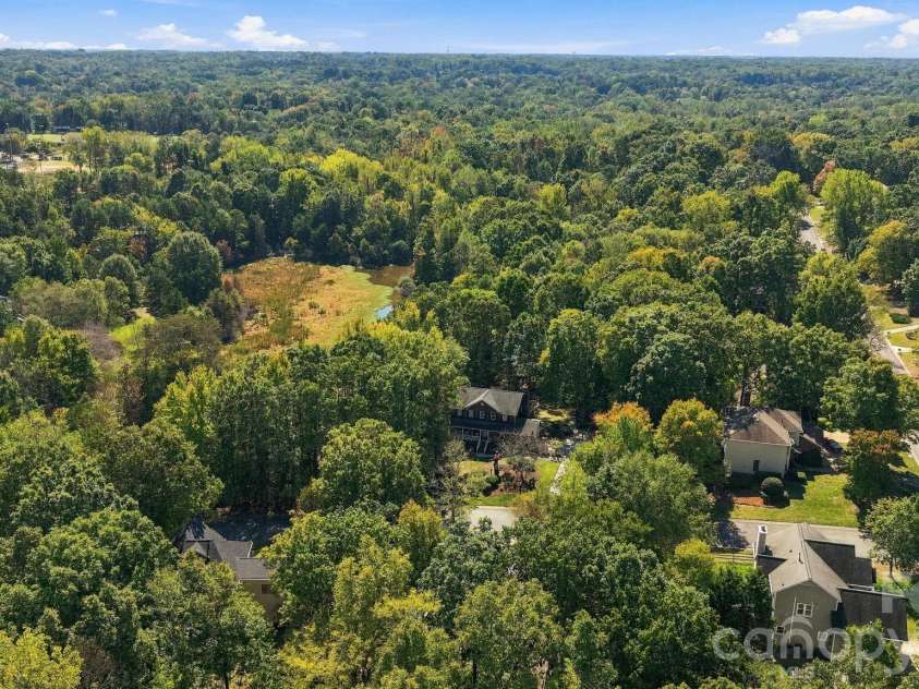 410 Whitefriars Lane, Matthews, NC 28105.  MLS# CAR4407390, YatesRealty ID 56711. 410 Whitefriars Ln Matthews 28105