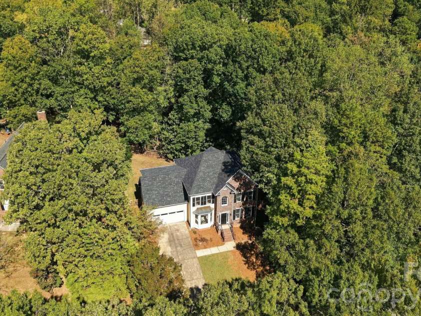 410 Whitefriars Lane, Matthews, NC 28105.  MLS# CAR4407390, YatesRealty ID 56711. 410 Whitefriars Ln Matthews 28105