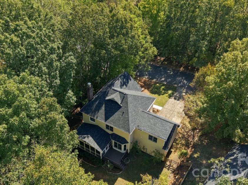 410 Whitefriars Lane, Matthews, NC 28105.  MLS# CAR4407390, YatesRealty ID 56711. 410 Whitefriars Ln Matthews 28105
