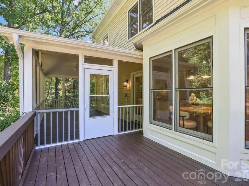 410 Whitefriars Lane, Matthews, NC 28105.  MLS# CAR4407390, YatesRealty ID 56711. Updated Deck410 Whitefriars Ln Matthews 28105