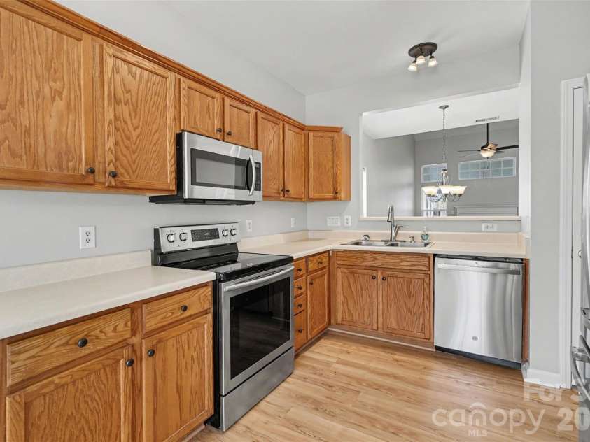 4083 Holly Villa Circle, Indian Trail, NC 28079.  MLS# CAR4434442, YatesRealty ID 56712. Kitchen