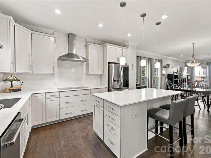 12107 Brooklyn Avenue, Charlotte, NC 28204.  MLS# CAR4434889, YatesRealty ID 56717. 