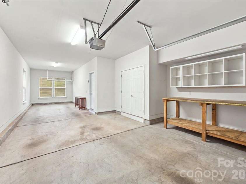 12107 Brooklyn Avenue, Charlotte, NC 28204.  MLS# CAR4434889, YatesRealty ID 56717. Tandem Garage