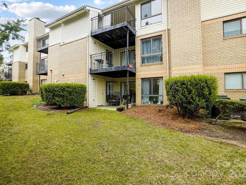 4816 Spring Lake Drive, Charlotte, NC 28212.  MLS# CAR4305828, YatesRealty ID 5672. 