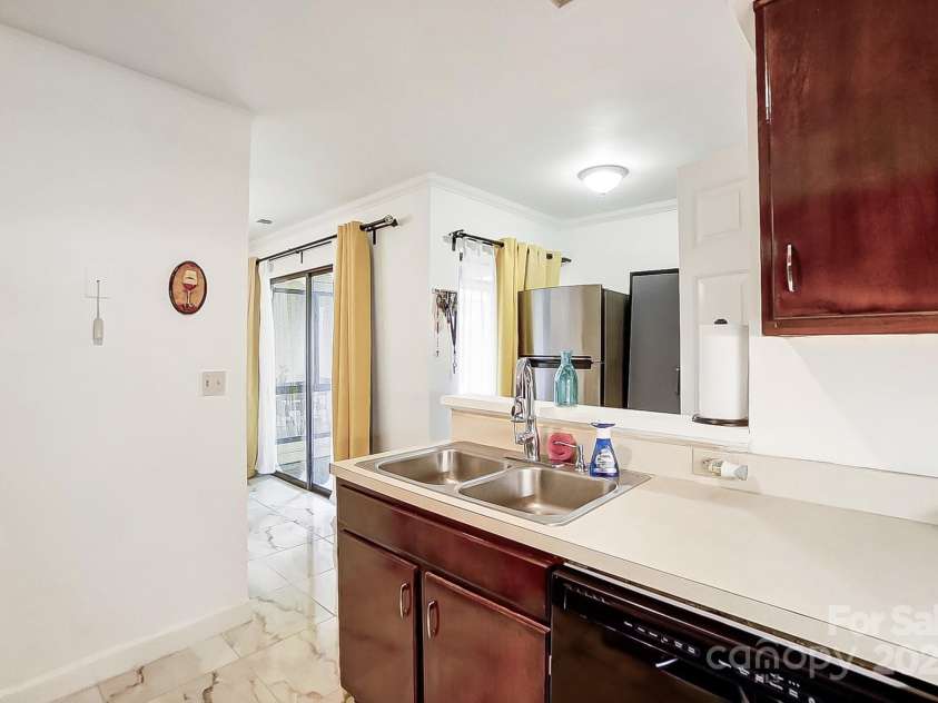 4816 Spring Lake Drive, Charlotte, NC 28212.  MLS# CAR4305828, YatesRealty ID 5672. 